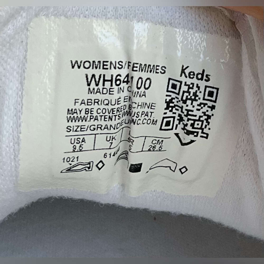 NWT Keds Vegan Leatherette Sneakers in White - Picture 6 of 6